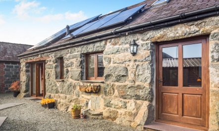 3 Bed in Criccieth 2