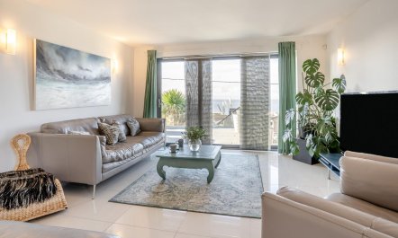 5 Bed in Ogmore-by-Sea 5
