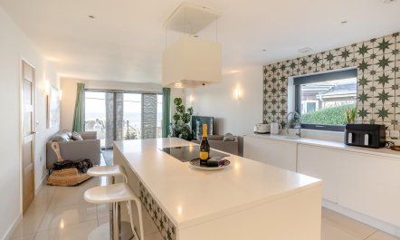 5 Bed in Ogmore-by-Sea 9