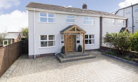 4 Bed in Bamburgh 2