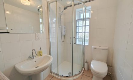 1 Bed in Lyme Regis 3
