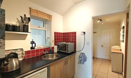 1 Bed in Lyme Regis 6