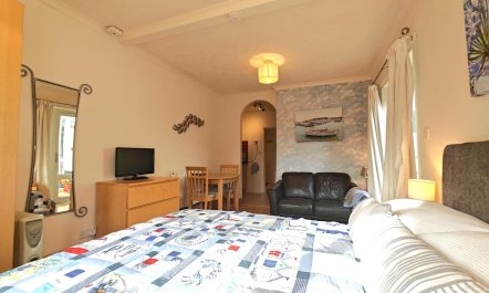 1 Bed in Lyme Regis 5