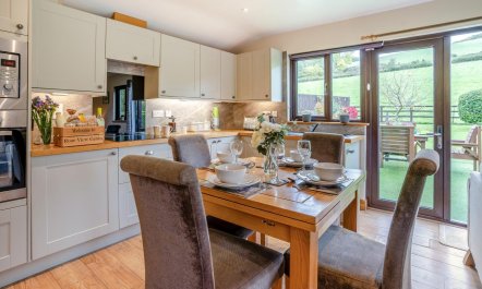2 Bed in Brecon 3
