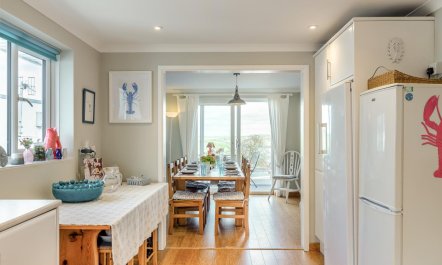 4 Bed in Salcombe 8