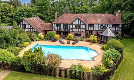6 Bed in Taunton
