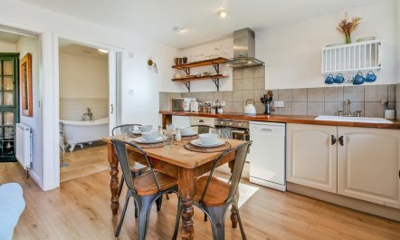 2 Bed in St. Martin 7