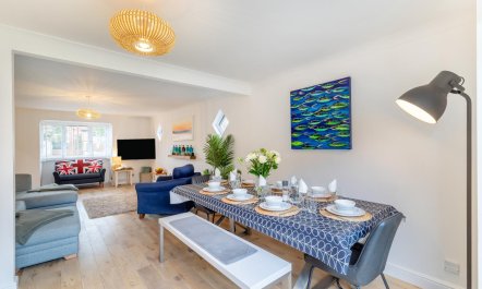 4 Bed in Freshwater 3