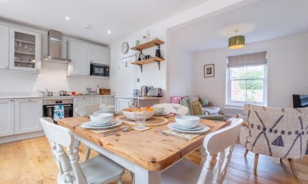 2 Bed in West Lulworth