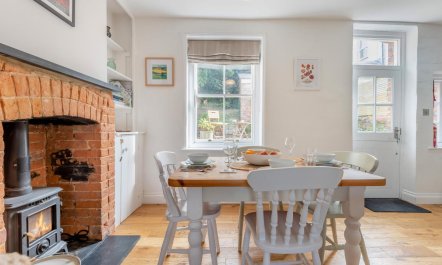 2 Bed in West Lulworth 9