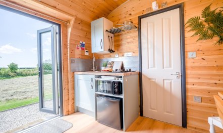 1 Bed in Laneast 2