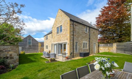 4 Bed in Lesbury 2