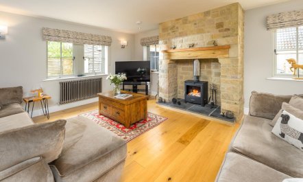 4 Bed in Lesbury 1