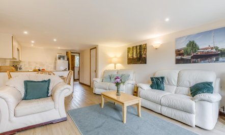2 Bed in Smallburgh 7