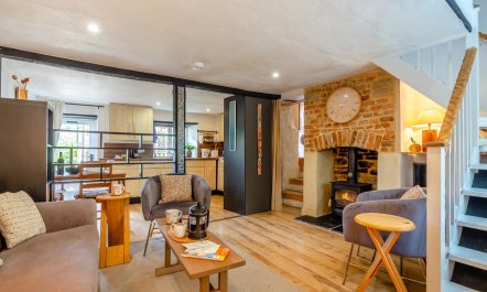 3 Bed in Eype 1
