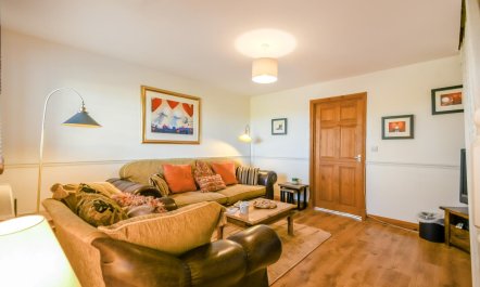 3 Bed in Pen Y Cwm 6