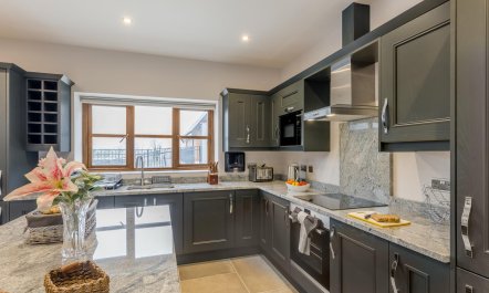 2 Bed in Mydroilyn