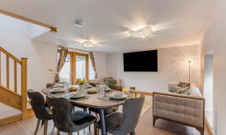 2 Bed in Mydroilyn 2
