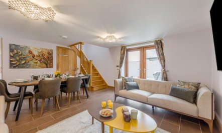 2 Bed in Mydroilyn 9