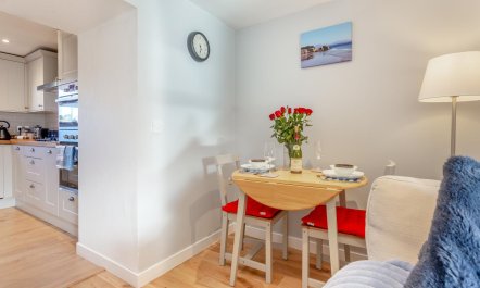 2 Bed in Big Sand 8