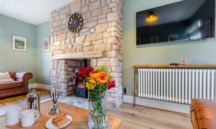 2 Bed in Stoney Middleton 2
