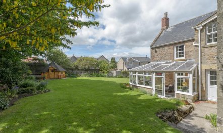 5 Bed in North Sunderland