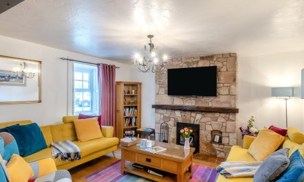 5 Bed in North Sunderland
