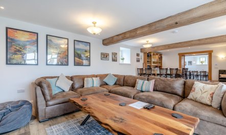 8 Bed in Buxton 7