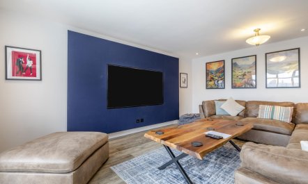 8 Bed in Buxton 3