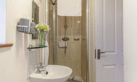 2 Bed in Whitwell 7