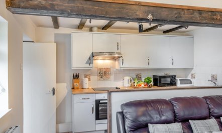 2 Bed in Whitwell 3