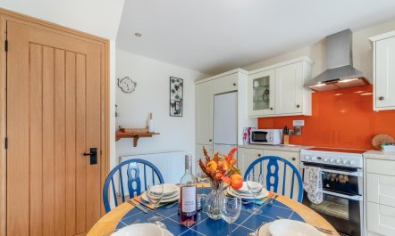 2 Bed in Ponthirwaun 7