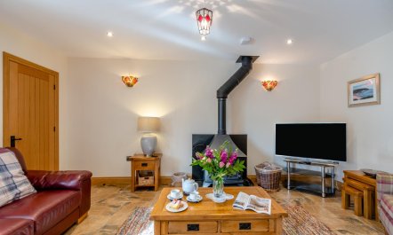 2 Bed in Ponthirwaun 1