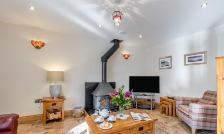 2 Bed in Ponthirwaun 5