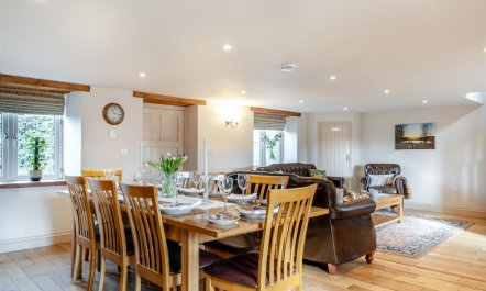 4 Bed in Whitwell 4