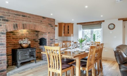 4 Bed in Whitwell 3