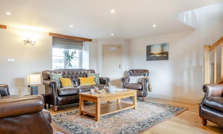 4 Bed in Whitwell 8