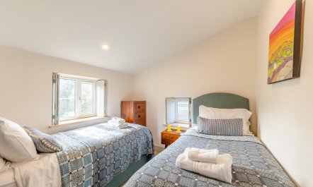 3 Bed in Moylegrove 7