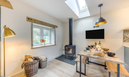 2 Bed in Moylegrove 7