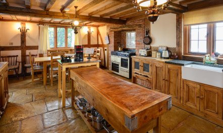 6 Bed in Warton 1