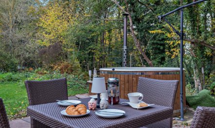 1 Bed in Littlebeck 5