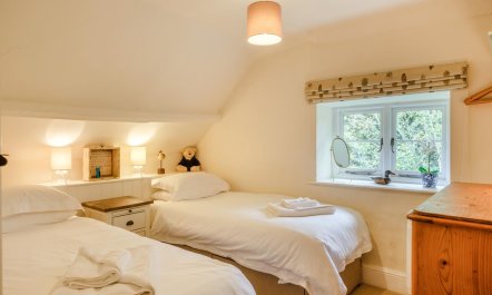 3 Bed in Calbourne 9