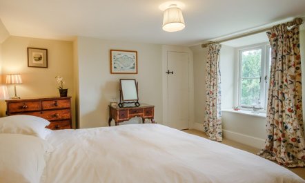 3 Bed in Calbourne 8