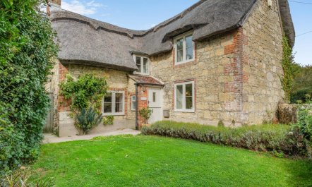 3 Bed in Calbourne 1