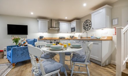 2 Bed in Castleton 3