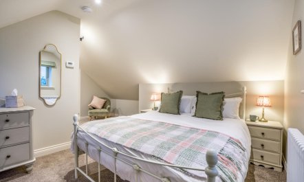 2 Bed in Castleton 5