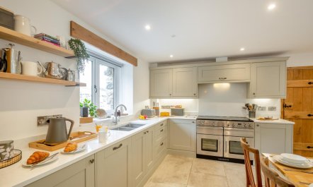 5 Bed in Cynllwyd Uchaf 5