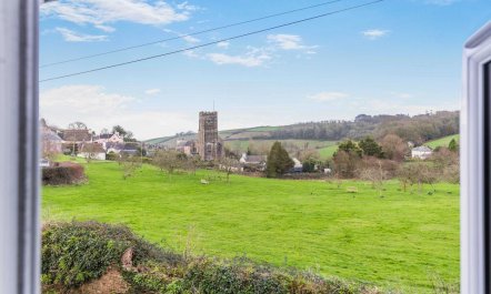 4 Bed in Stokenham
