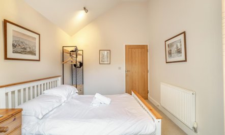 2 Bed in Farnham 8
