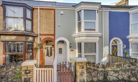 3 Bed in Mumbles